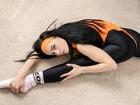 Victotia Skye - Wow Girls