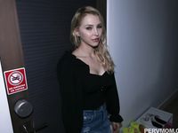 Alix Lynx - Perv Mom