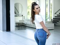 : Jill Kassidy - Love Her Feet