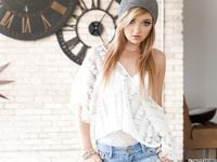 Melody Vee - This Years Model