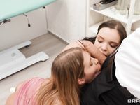 Sofia Lee, Zlata Shine - Doctor Adventures