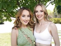 Anna Joy, Carolina Savage - 18 VR