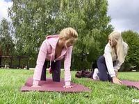 Amy Douxxx, Barbie Brill - We Live Together