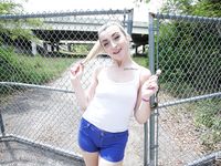 Cameron Mynx - Yngr.com