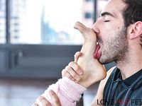 Naomi Swann - Love Her Feet