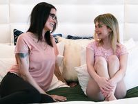 Shay Sights, Demi Hawks - Mommy's Girl