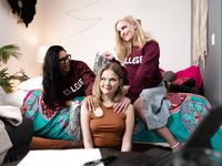 Dana Vespoli, Coco Lovelock, Charlie Forde - Mommy's Girl