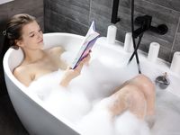 Roni & Xene - Viv Thomas