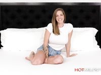 Annie King - Hot MILFs Fuck