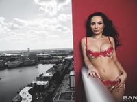 Crystal Rush - Pretty & Raw