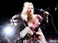 Charlotte Stokely, Katrina Jade, Kira Noir, Payton Preslee - Twister Fister