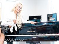 Elsa Jean - VR Bangers