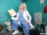 Kit Mercer, Binky Beaz - Moms Lick Teens