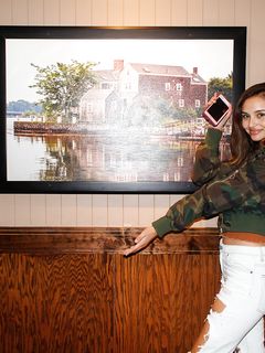 Alejandra Cobos - Red Lobster Lips (Zishy)