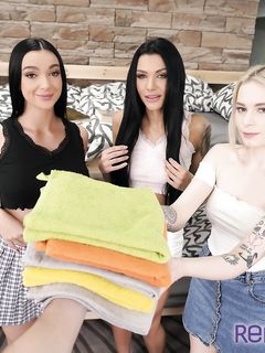 Adelle Sabelle , Lady Gang , Mimi Cica - Real Jam VR