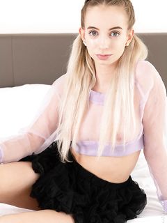 Lily Steele - Wow Girls