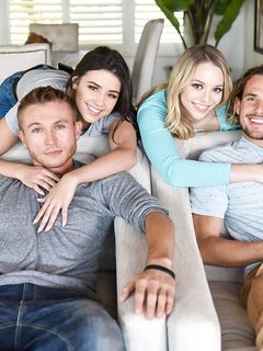 Lily Larimar, Kylie Rocket - Sis Swap