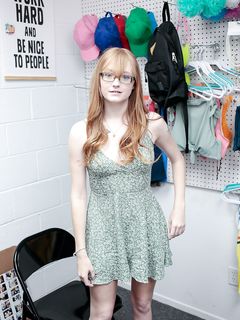 Amber Stark - Shoplyfter