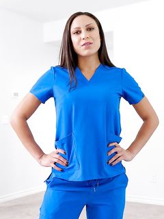 Cassie De Isla - Bratty Milf