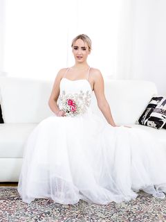 Anna Khara - Private