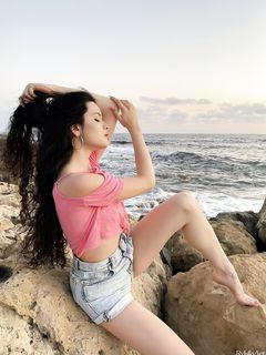 Ariana Mun - Rylsky Art