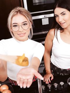 Moona Snake & Rika Fane - Virtual Real Porn