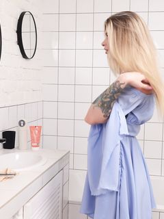 Iris - Young Courtesans