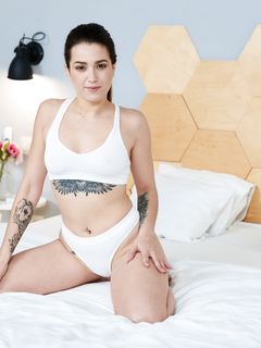 Valentina Lapiedra - TmwVRnet