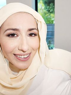 Sweet Sophia - Hijab Hookup