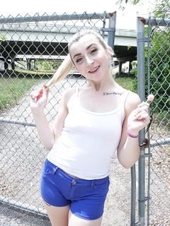 Cameron Mynx - Yngr.com