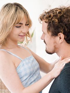 Demi Hawks - UP CLOSE