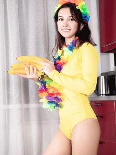 Bella - Showy Beauty