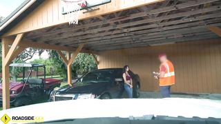 Roadside - Gabriela Lopez gets Fucked after her Mechanic Fixes her Car