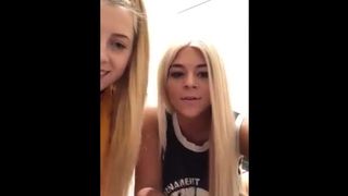 2 Teens Horny in Changing Rooms