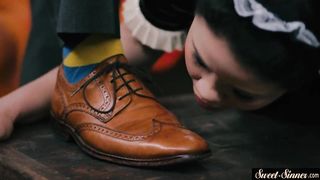 Cockriding maid licking shoes and dick