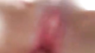 Bei der deutschen Teenie Schlampe Janine,19 zuckt die Fotze