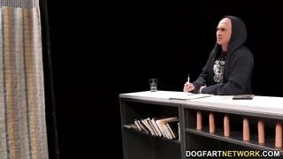 Ebony Kinsley Karter Receives Facial Cumshots After Gloryhole Creampie