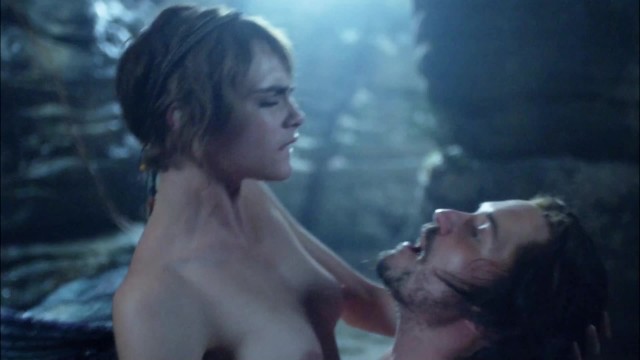 Petite Pixie Cara Delevinge Orlando Bloom Sex Scene Carnival Row