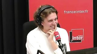 Constance naked boobs radio France inter
