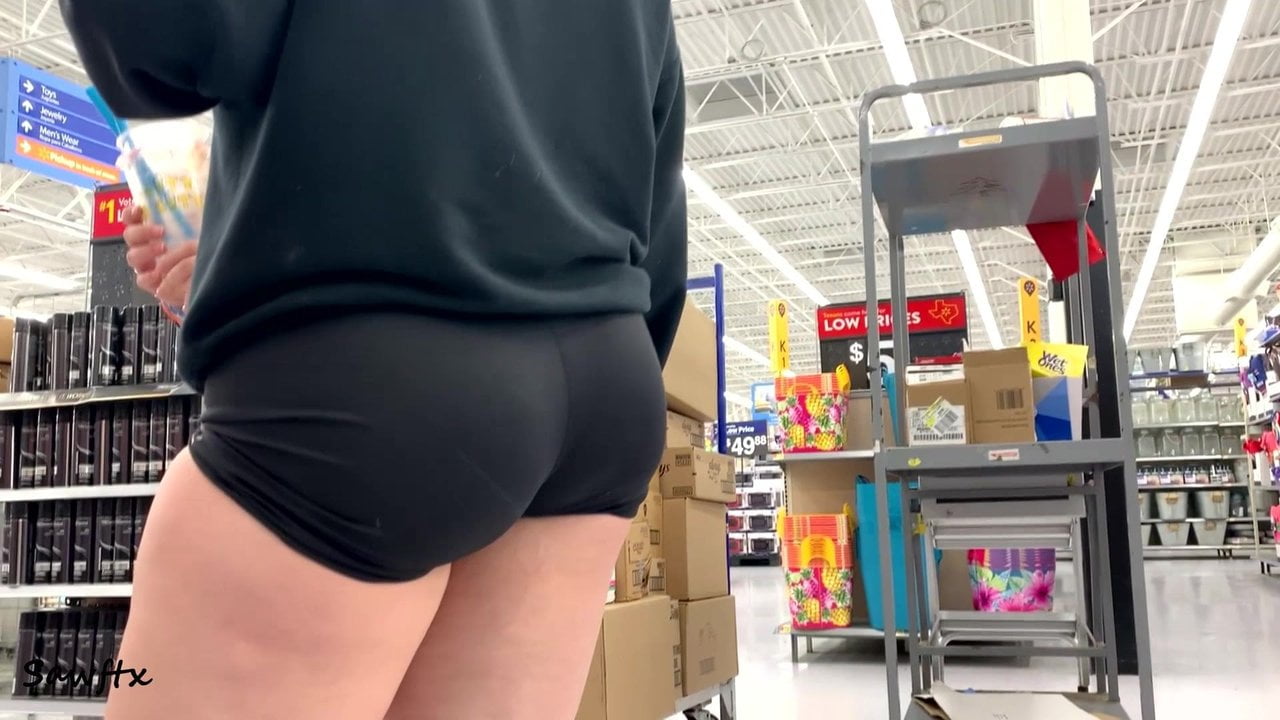 Young Pawg Teen in Spandex Shorts