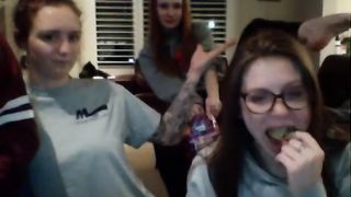 Omegle Tattooed Group of Girls Flash Topless and Panties with Sound