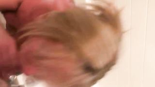 Amateur Cougar Gets Huge Facial and Loves it