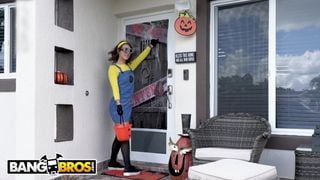 BANGBROS - where's Bruno's Dick? inside a Pumpkin, Waiting for Evelin Stone