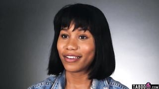 Ebony MILF babe Jenna Foxx shows us how women orgasm