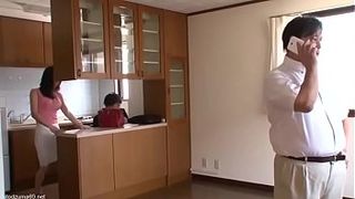 Vợ ngoại tình khi chồng đang xem nhà