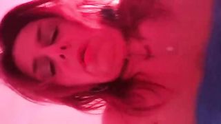 JE DEFONCE SA MERE ELLE MOUILLE COMME UNE CHIENNE - COUGAR AMATEUR FRANCAIS