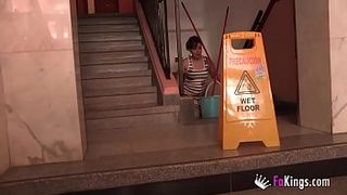 Cleaning lady dreams to fe fucked up her ass