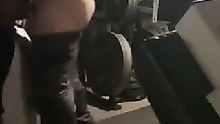 Ebony Deepthroats Cock and Gets a Throatpie