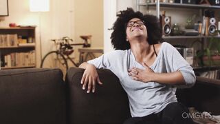 Beauty Explain how to Masturbate her Clits