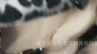 成都万科魅力白天车震48岁阿姨